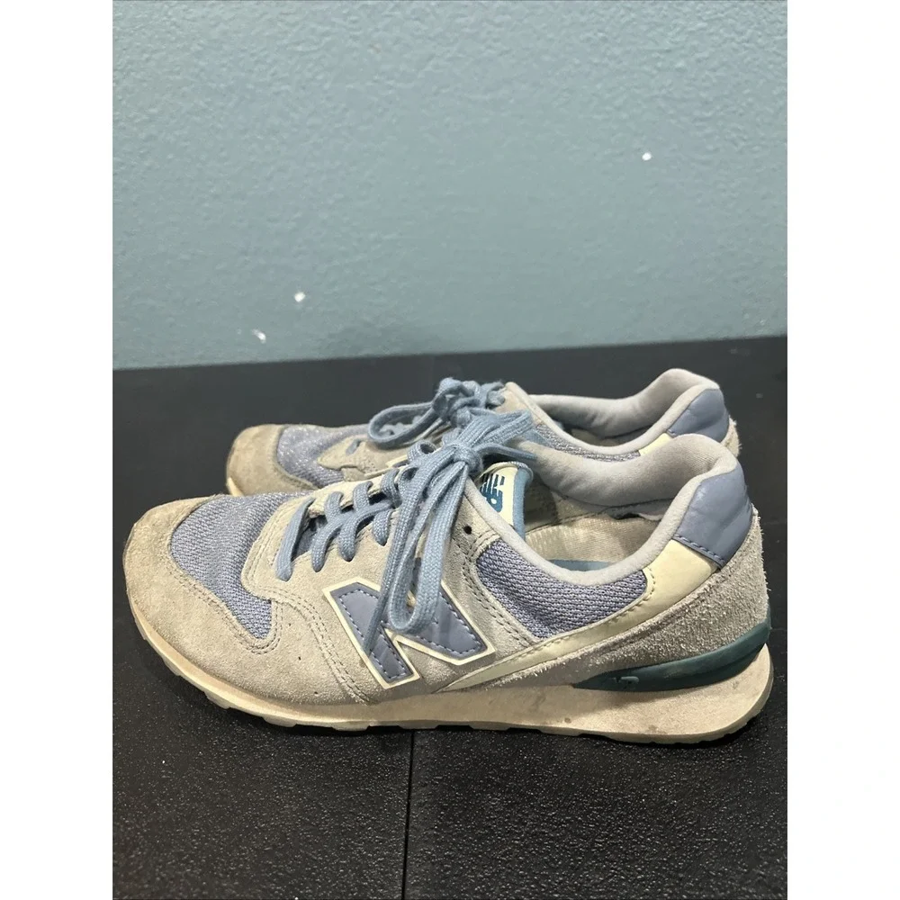 New Balance 696 Womens 7.5 Gray Blue Suede Mesh Sneakers Retro Dad Shoe Gorpcore